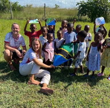 Nuestras voluntarias Christine y Charlotte