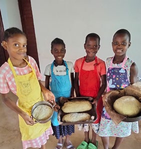 El primer pan de nuestros niños